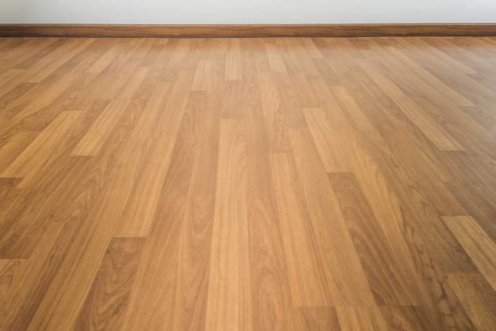 L’entreprise PAUNIN MENUISERIE est le prestataire qu’il vous faut pour poser des parquets flottants